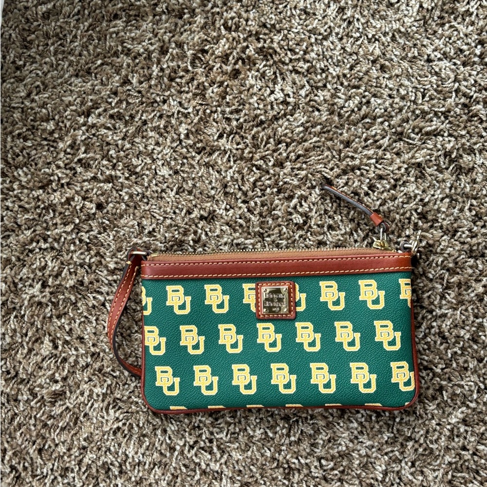 Dooney & Bourke Baylor NWOT wristlet/purse